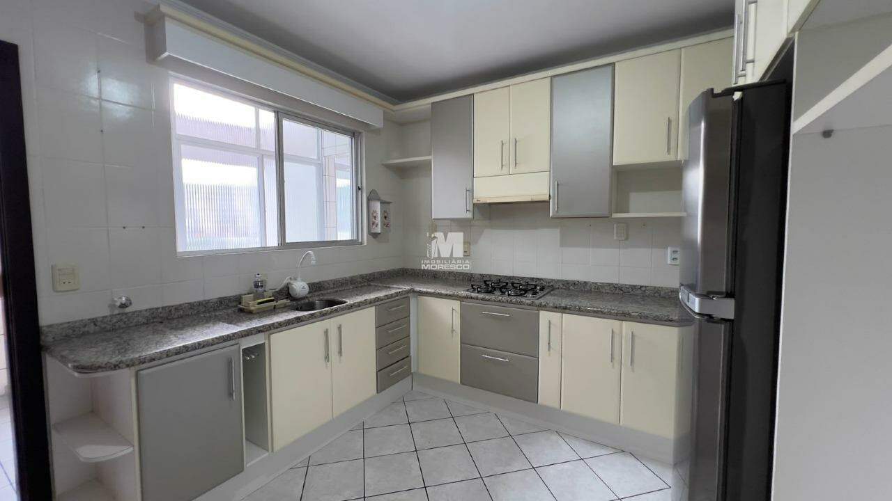 Apartamento para aluguel no bairro Centro: