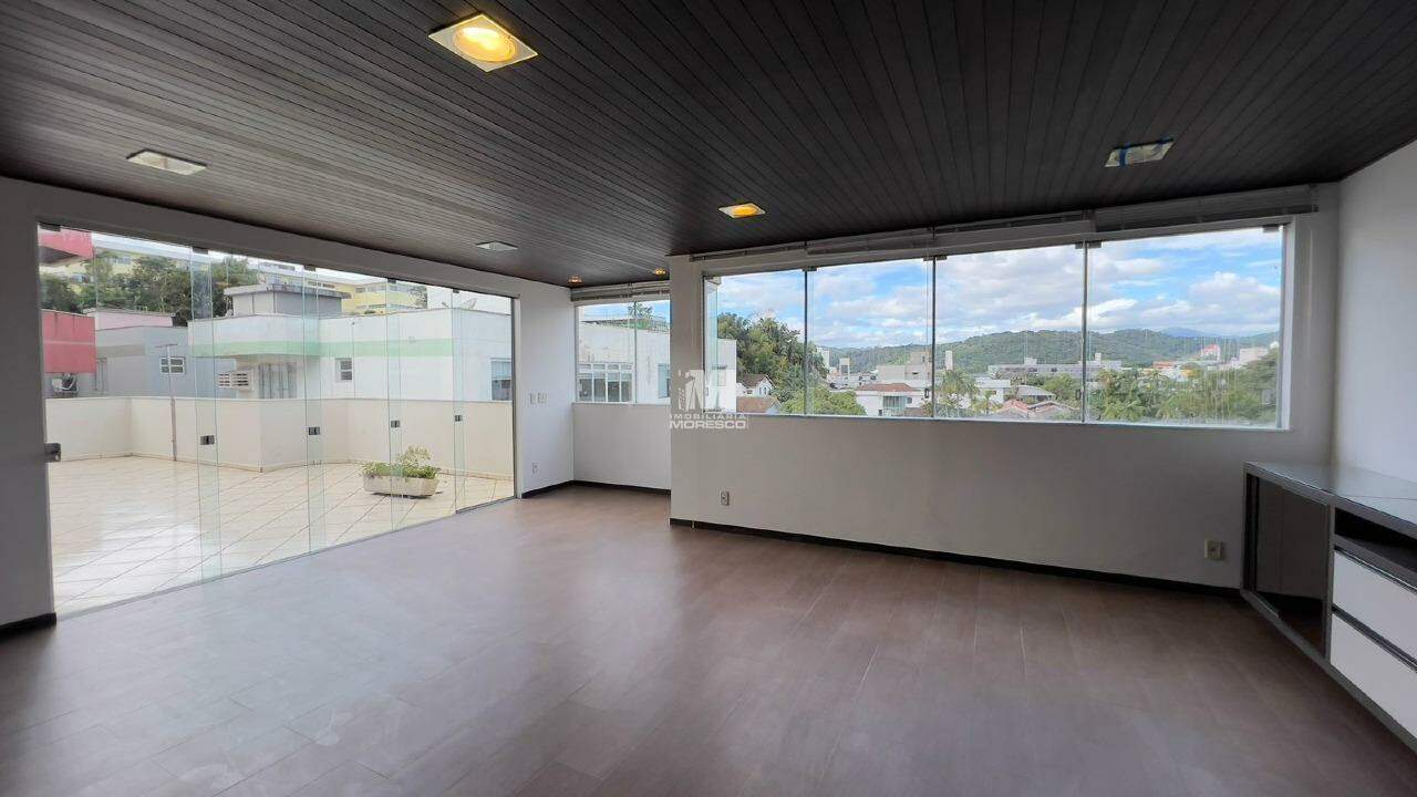 Apartamento para aluguel no bairro Centro: