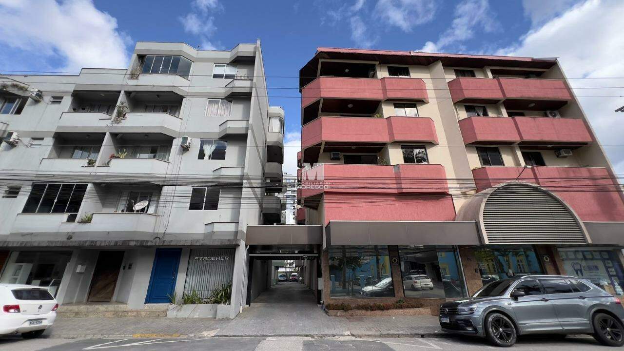 Apartamento para aluguel no bairro Centro: 