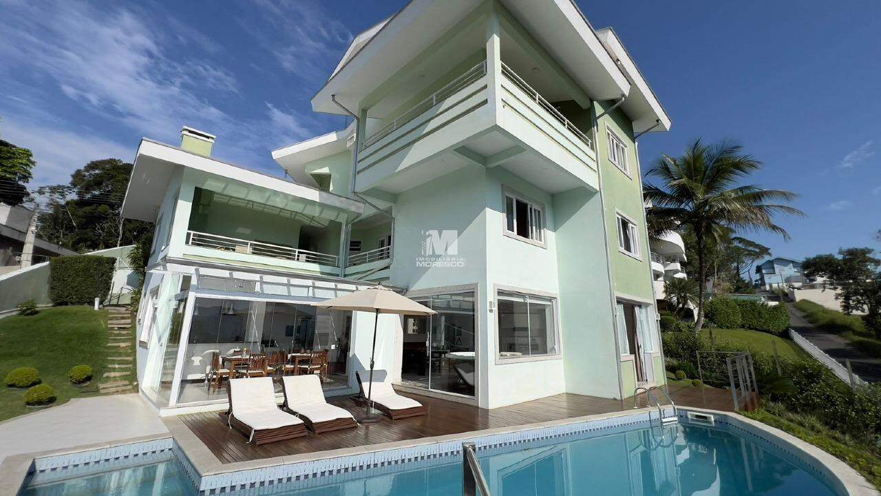 Casa de 4 quartos, 460m² no bairro Primeiro de Maio, em Brusque | Eu Corretor