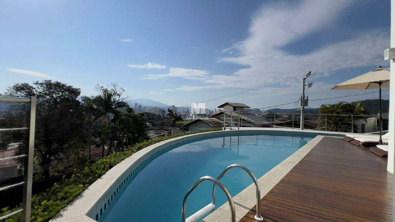 Casa de 4 quartos, 460m² no bairro Primeiro de Maio, em Brusque | Eu Corretor