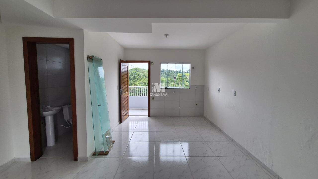Casa à venda no bairro Azambuja: 