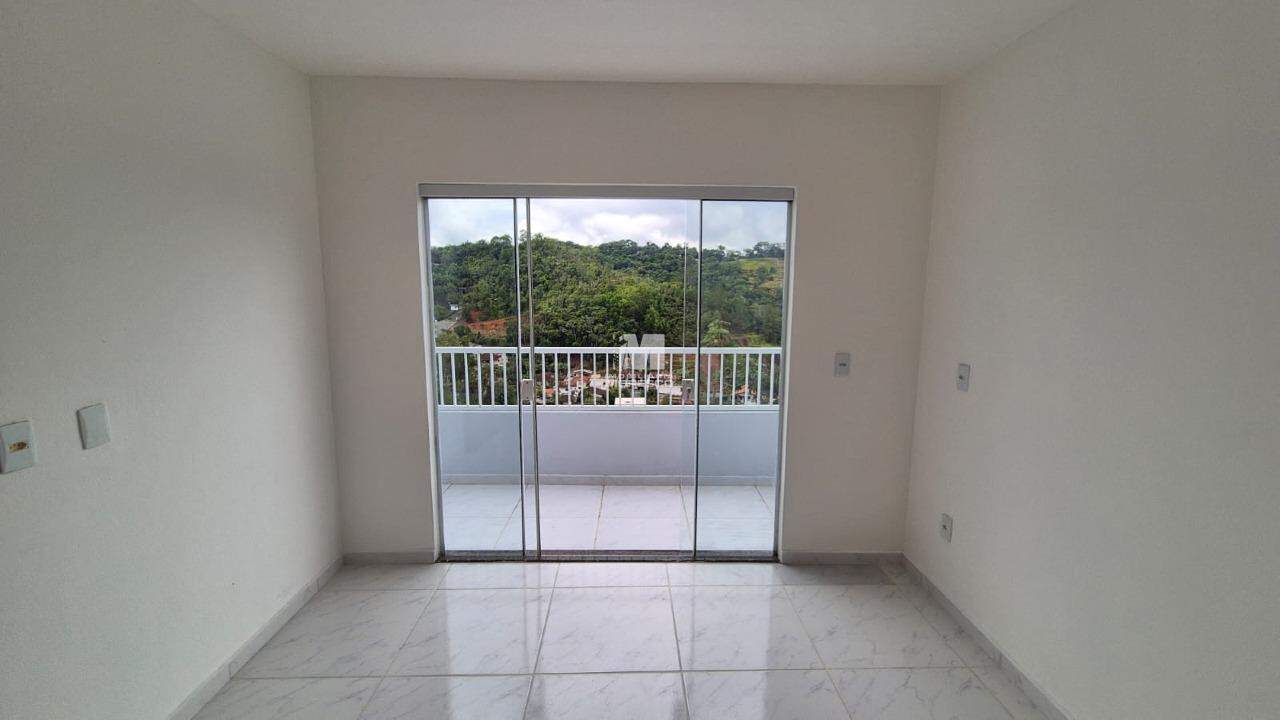 Casa à venda no bairro Azambuja: 