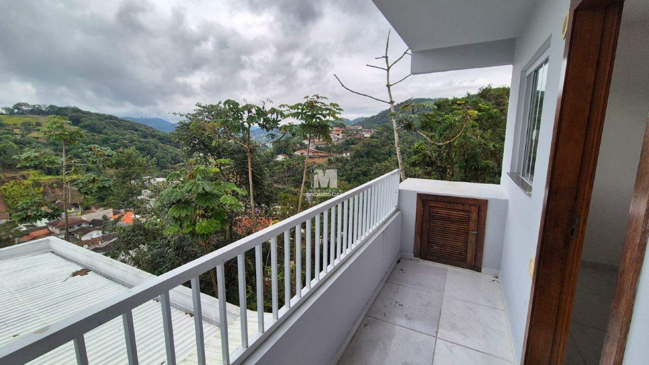 Casa à venda no bairro Azambuja: 