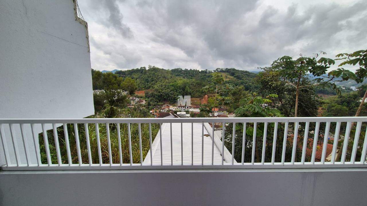 Casa à venda no bairro Azambuja: 