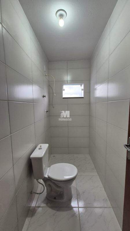 Casa à venda no bairro Azambuja: 