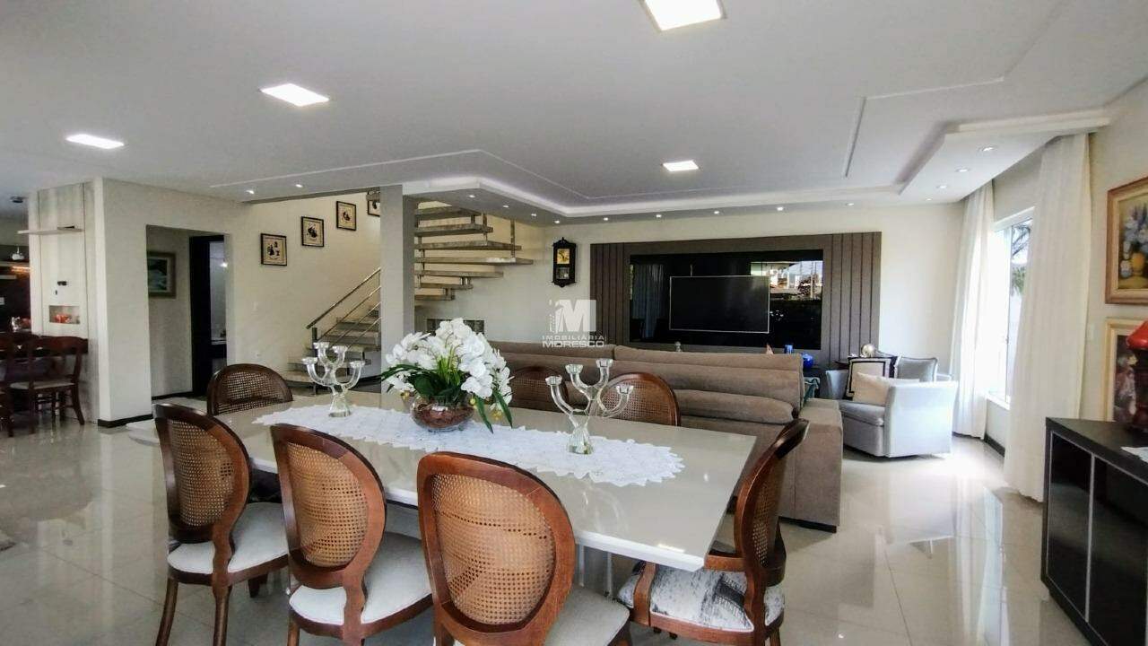 Casa de 4 quartos, 381m² no bairro São Luiz, em Brusque | Eu Corretor