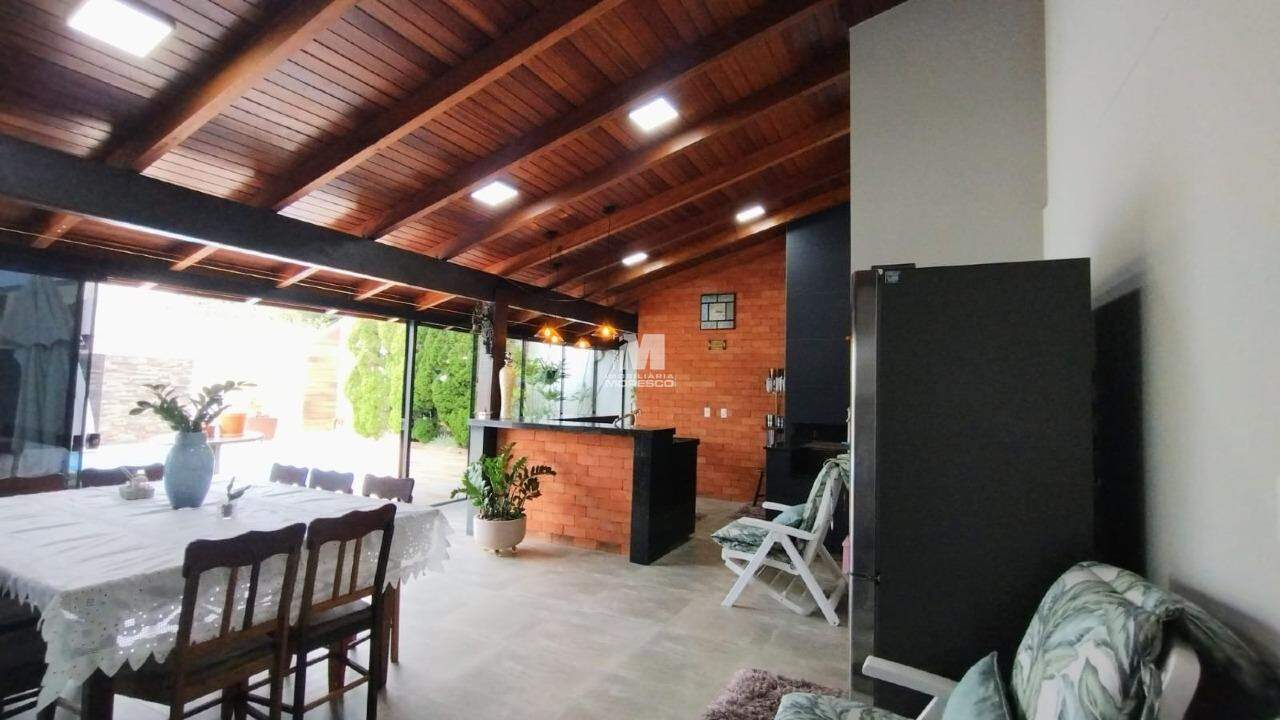 Casa à venda no bairro São Luiz: 