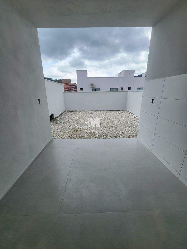 Casa para aluguel no bairro Limeira Baixa: 