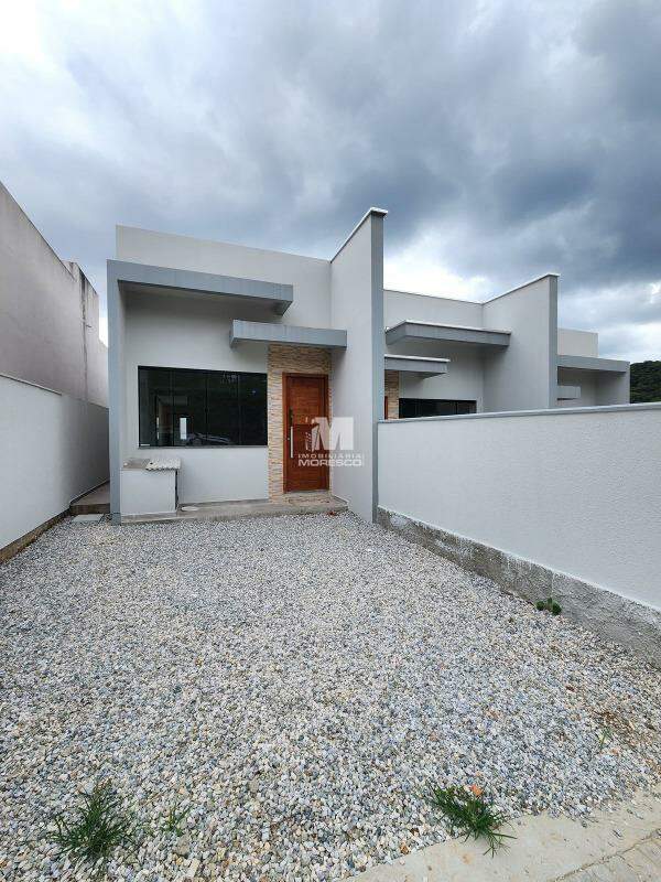 Casa para aluguel no bairro Limeira Baixa: 