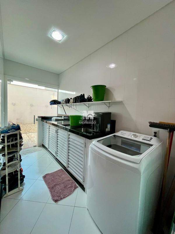 Casa à venda no bairro Planalto: