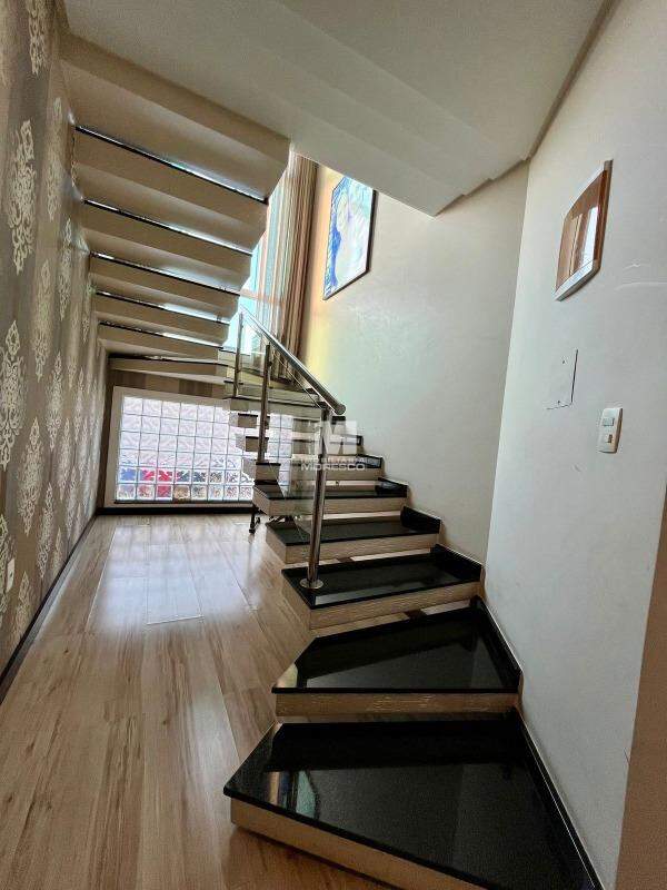 Casa à venda no bairro Planalto: