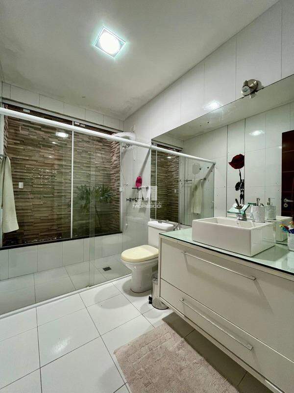 Casa à venda no bairro Planalto: