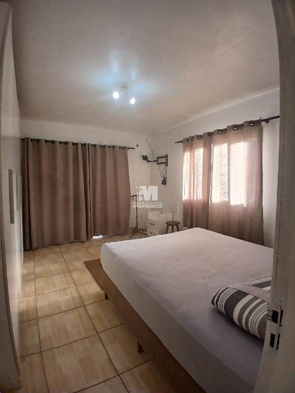 Casa para aluguel no bairro Azambuja: 