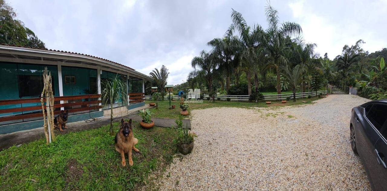 Fazenda/Sítios/Chácaras de 3 quartos, 180m² no bairro São Pedro, em Brusque | Eu Corretor