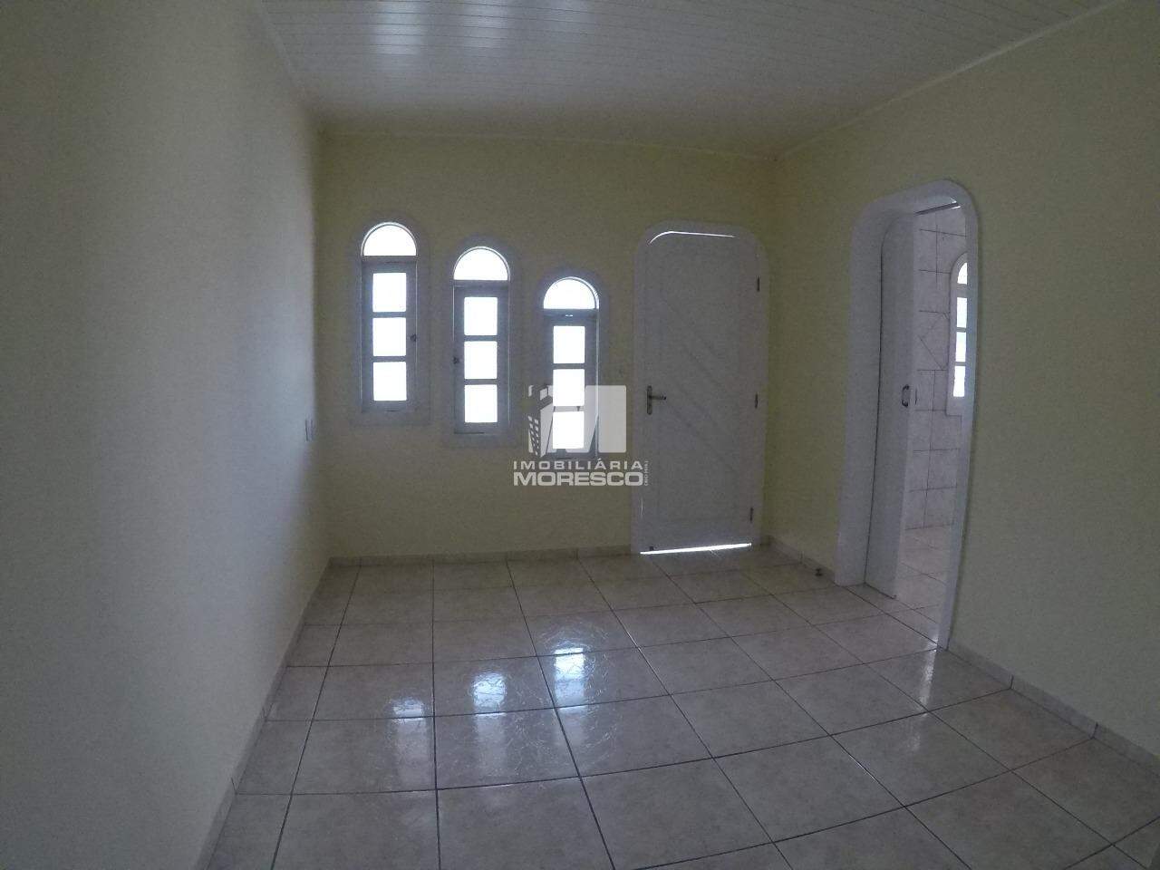 Casa para aluguel no bairro Salto: 