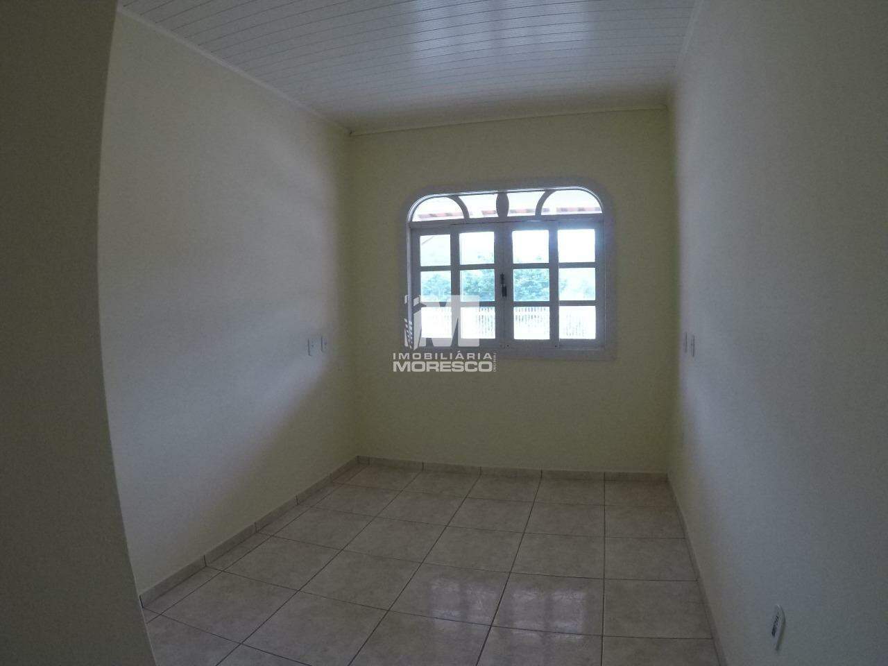 Casa para aluguel no bairro Salto: 