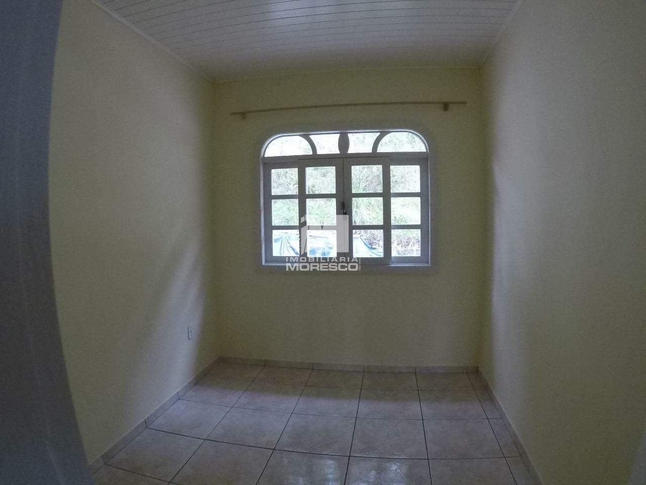Casa para aluguel no bairro Salto: 