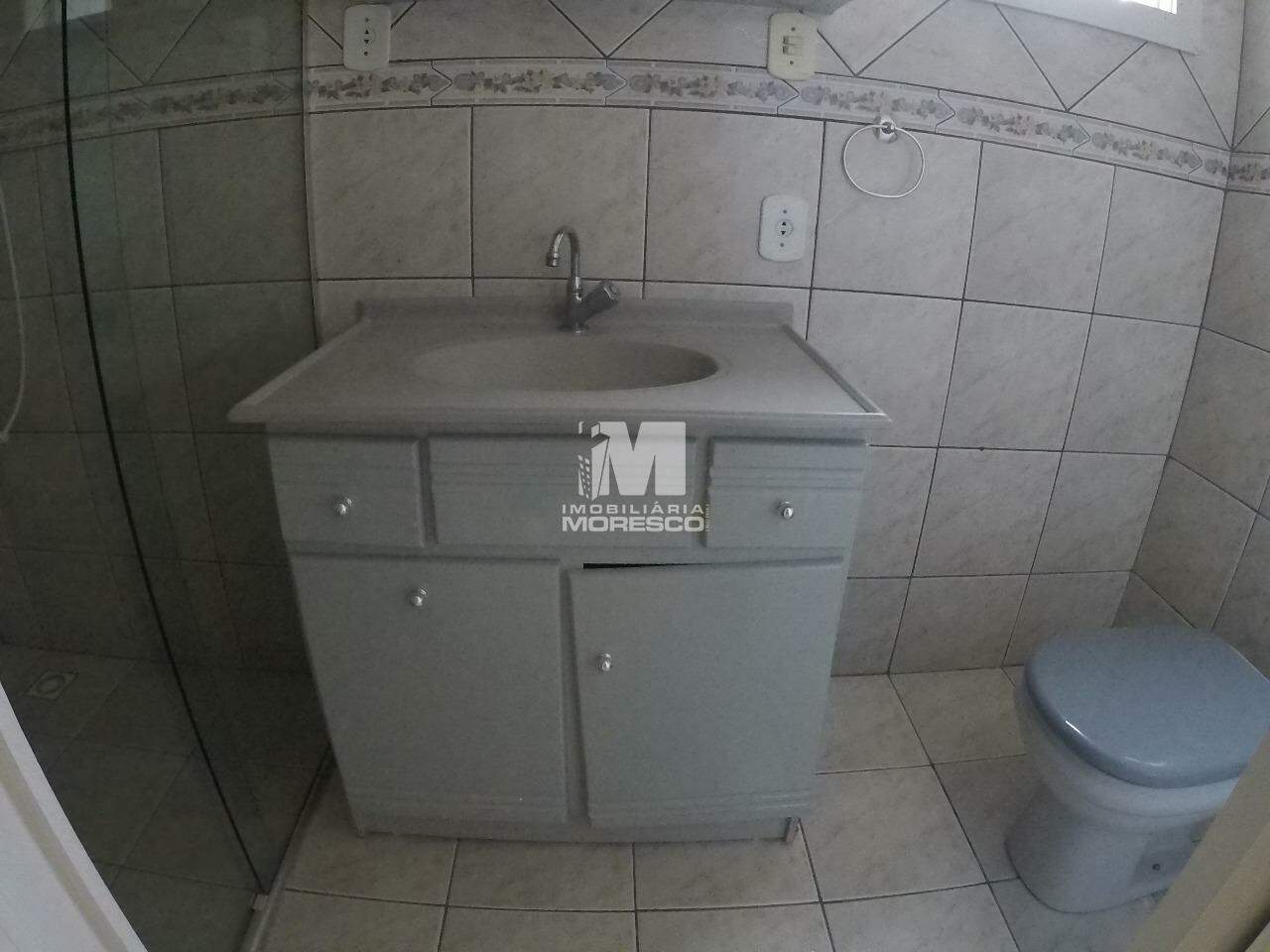 Casa para aluguel no bairro Salto: 