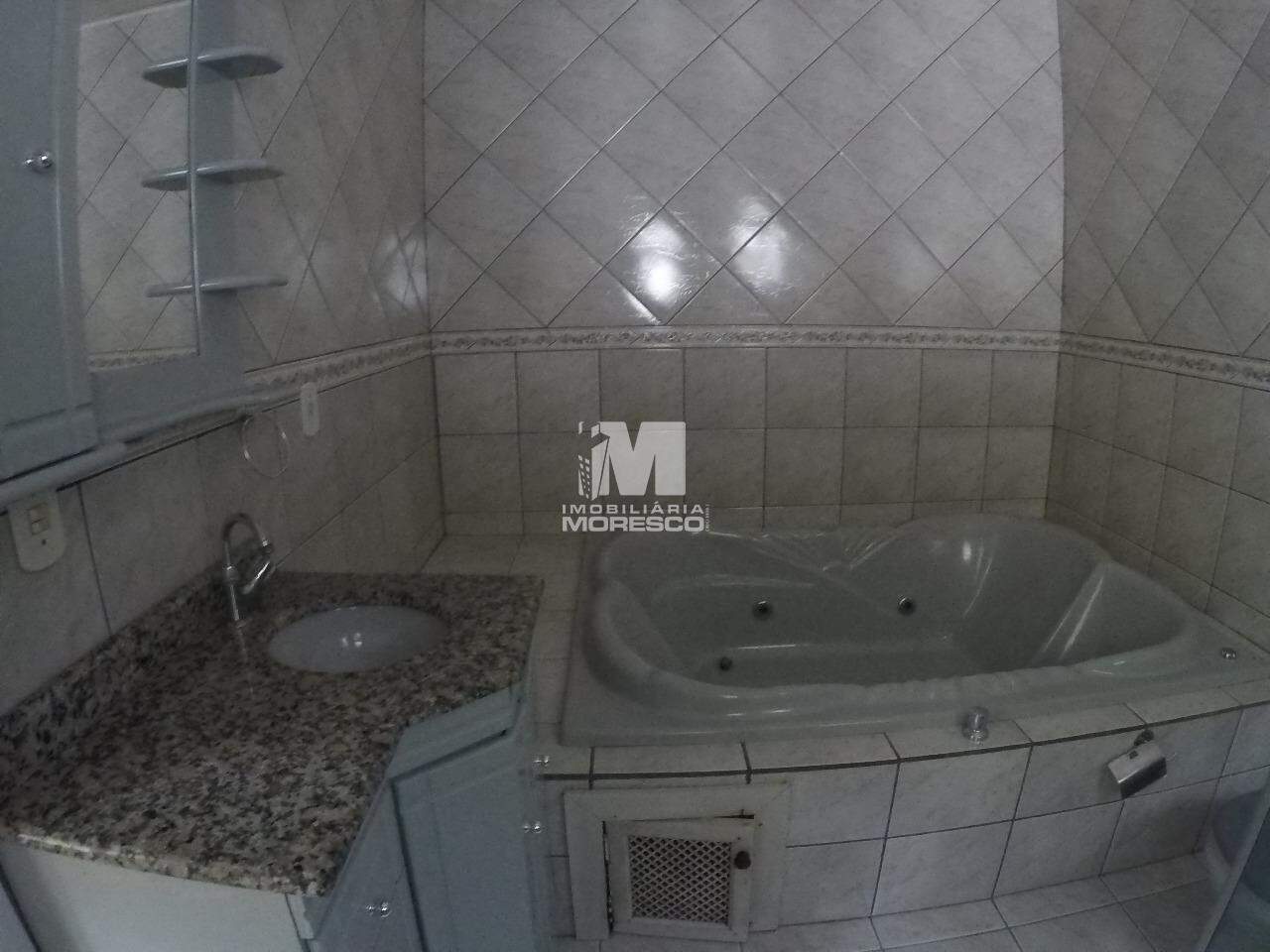 Casa para aluguel no bairro Salto: 