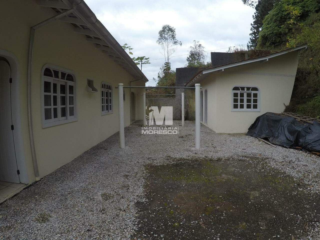 Casa para aluguel no bairro Salto: 