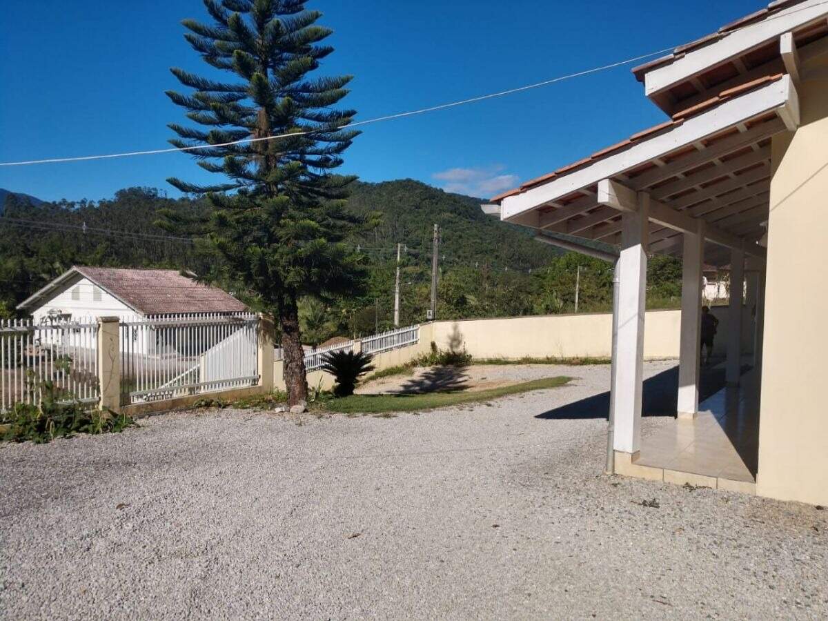 Casa para aluguel no bairro Salto: