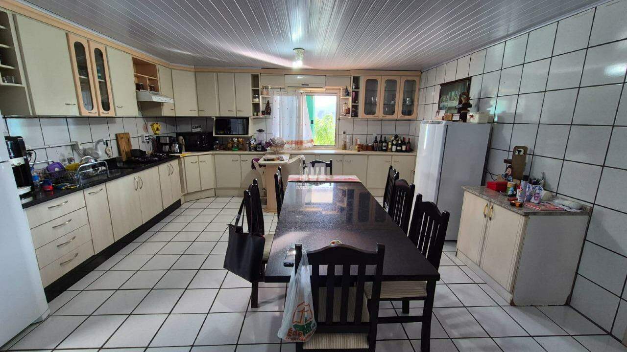 Casa de 4 quartos, 220m² no bairro Limoeiro, em Brusque | Eu Corretor