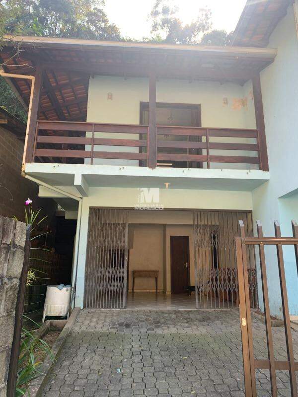 Casa de 6 quartos, 240m² no bairro São Pedro, em Brusque | Eu Corretor