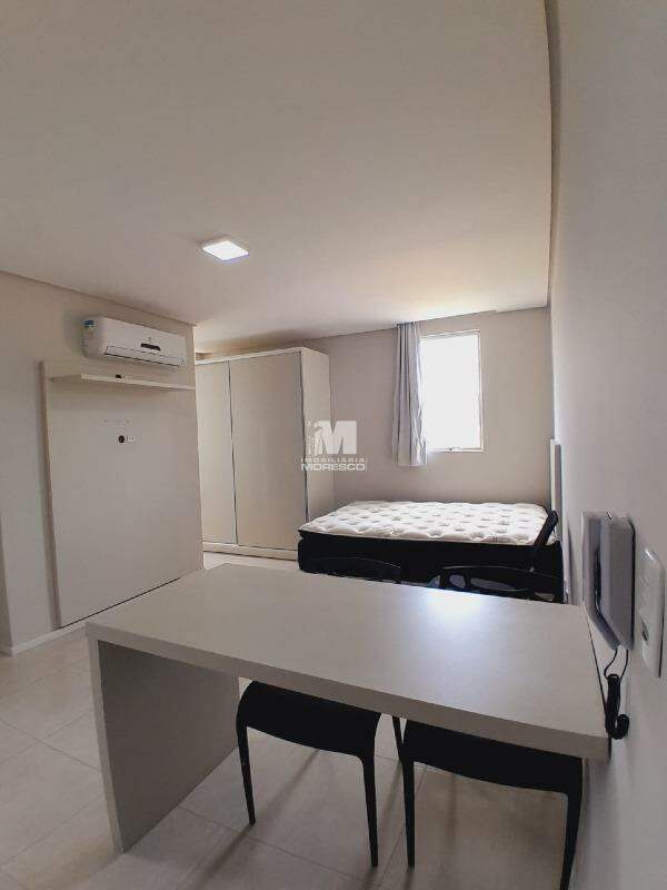 Flat à venda no bairro Santa Terezinha: 