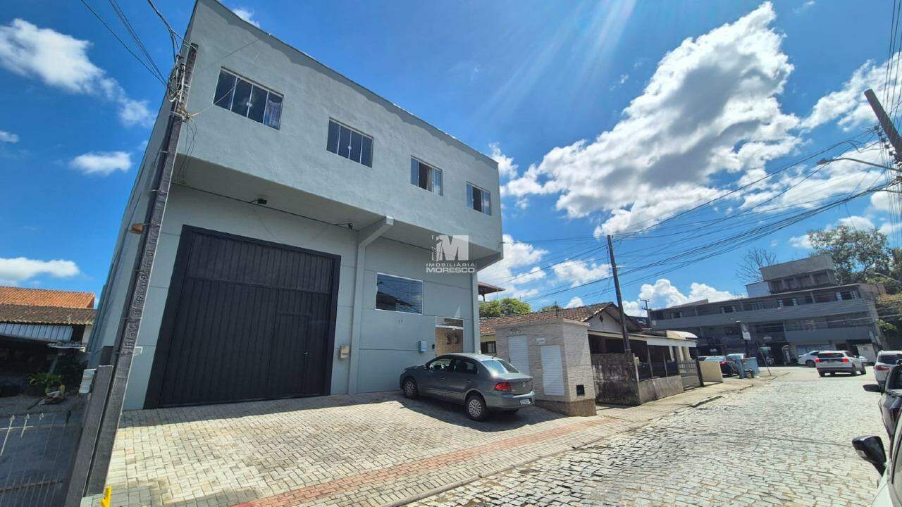 Galpão à venda no bairro Santa Terezinha: