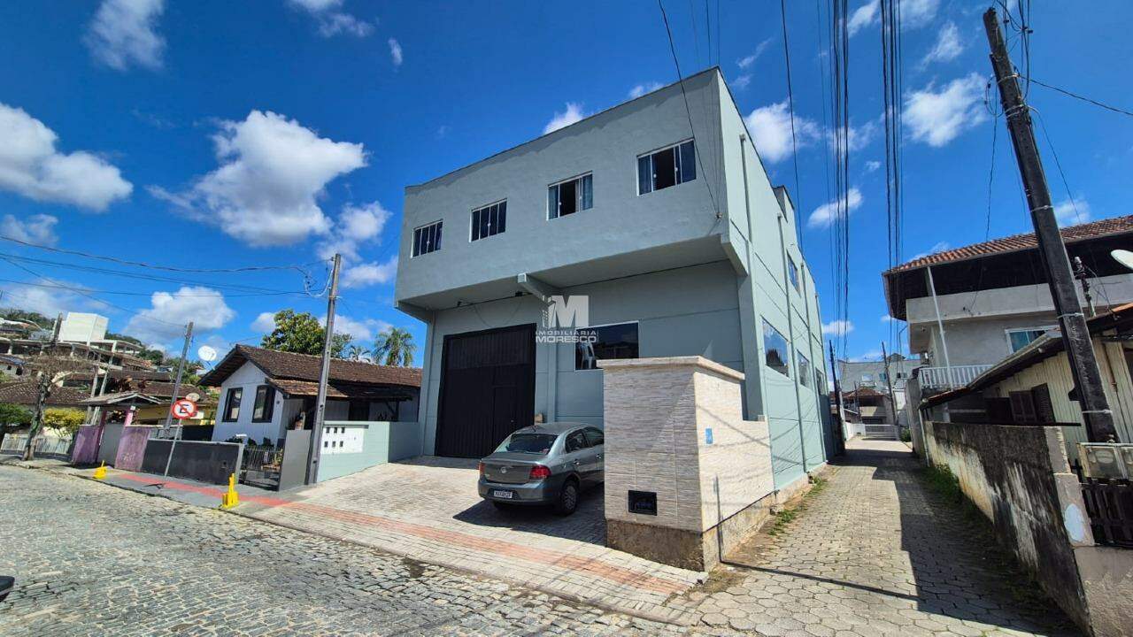 Galpão à venda no bairro Santa Terezinha: