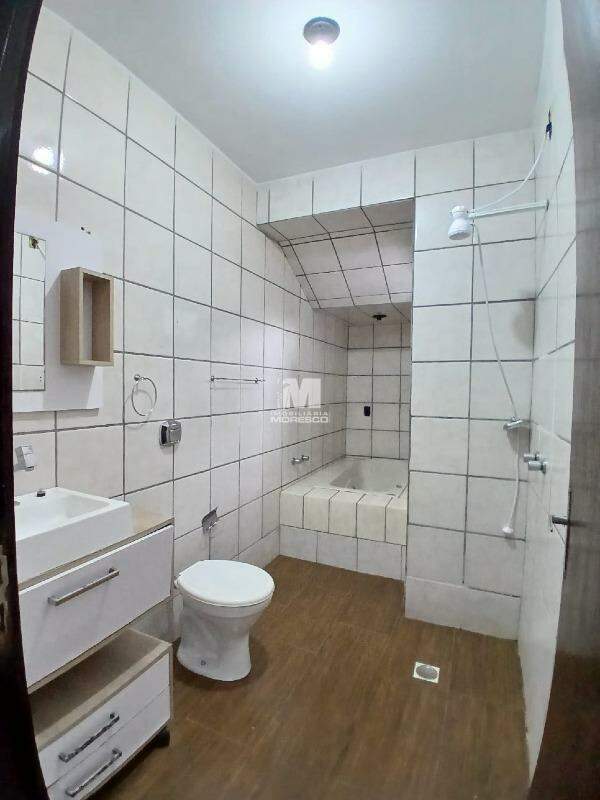Casa para aluguel no bairro Primeiro de Maio: 