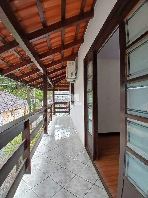 Casa para aluguel no bairro Primeiro de Maio: 