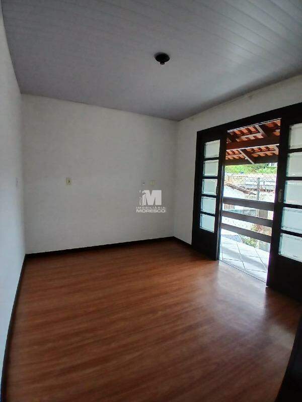 Casa para aluguel no bairro Primeiro de Maio: 