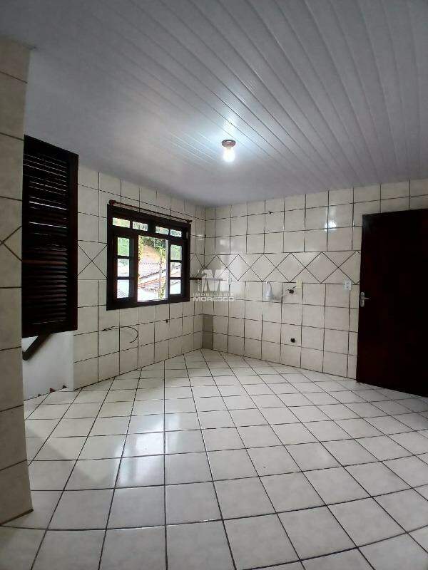 Casa para aluguel no bairro Primeiro de Maio: 