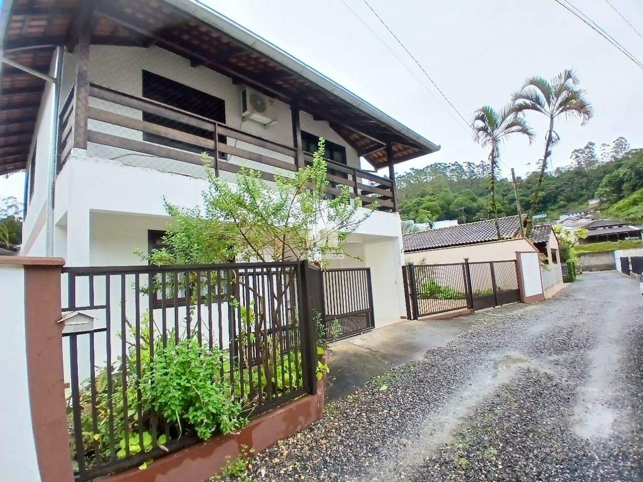 Casa para aluguel no bairro Primeiro de Maio: 