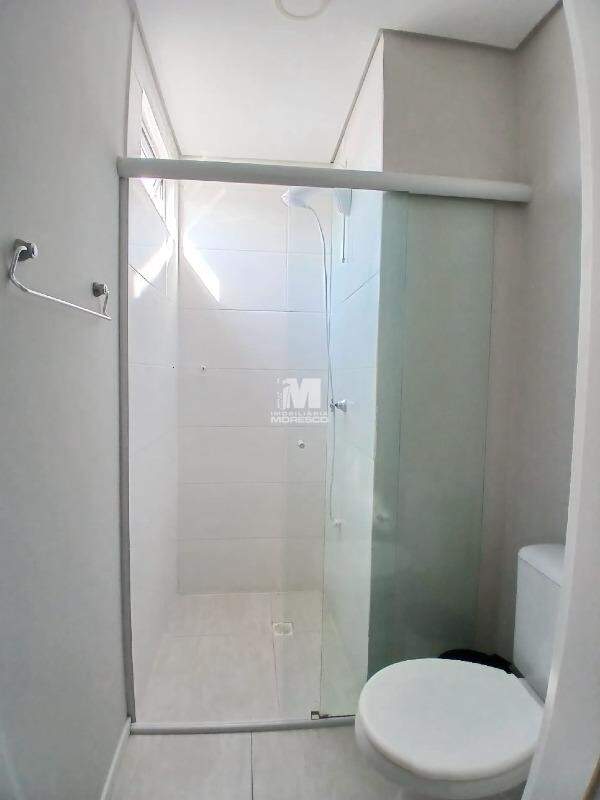 Flat à venda no bairro Santa Terezinha: 