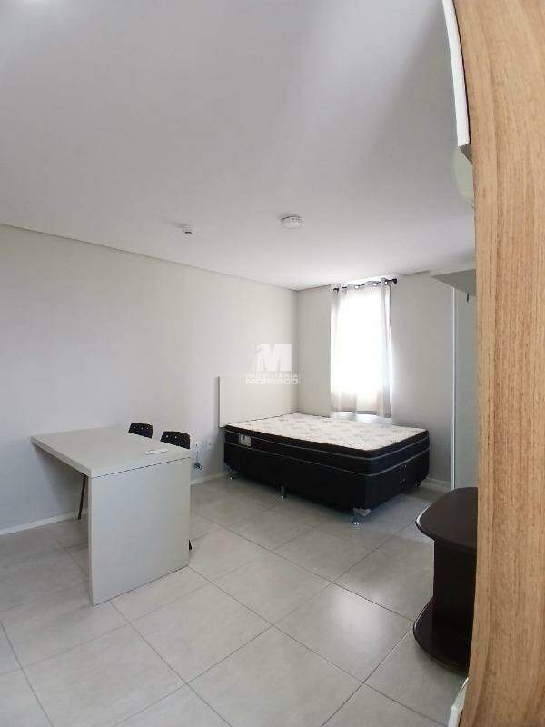 Flat à venda no bairro Santa Terezinha: 
