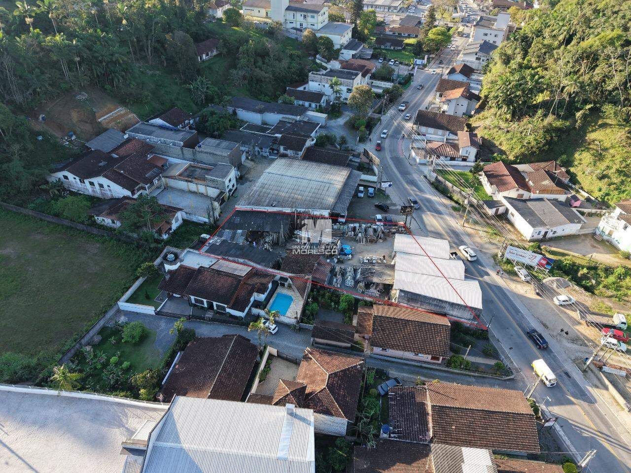 Terreno à venda no bairro Primeiro de Maio: 
