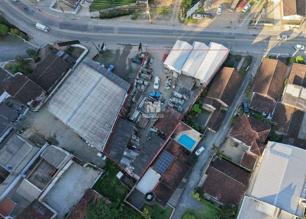 Terreno à venda no bairro Primeiro de Maio: