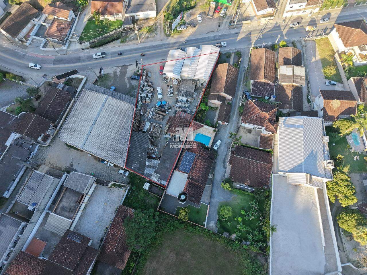 Terreno à venda no bairro Primeiro de Maio: 