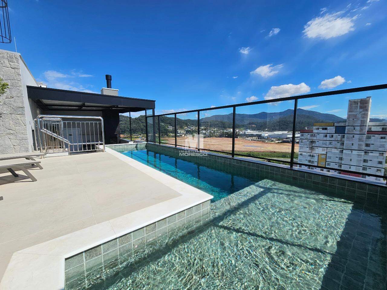 Apartamento à venda no bairro Santa Terezinha: 