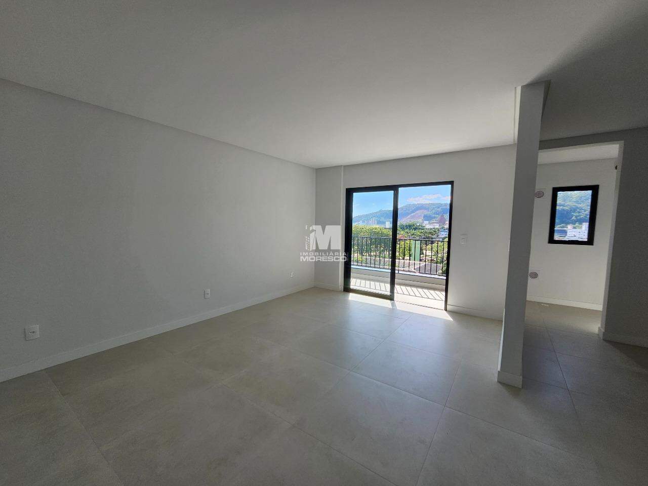 Apartamento à venda no bairro Santa Terezinha: 