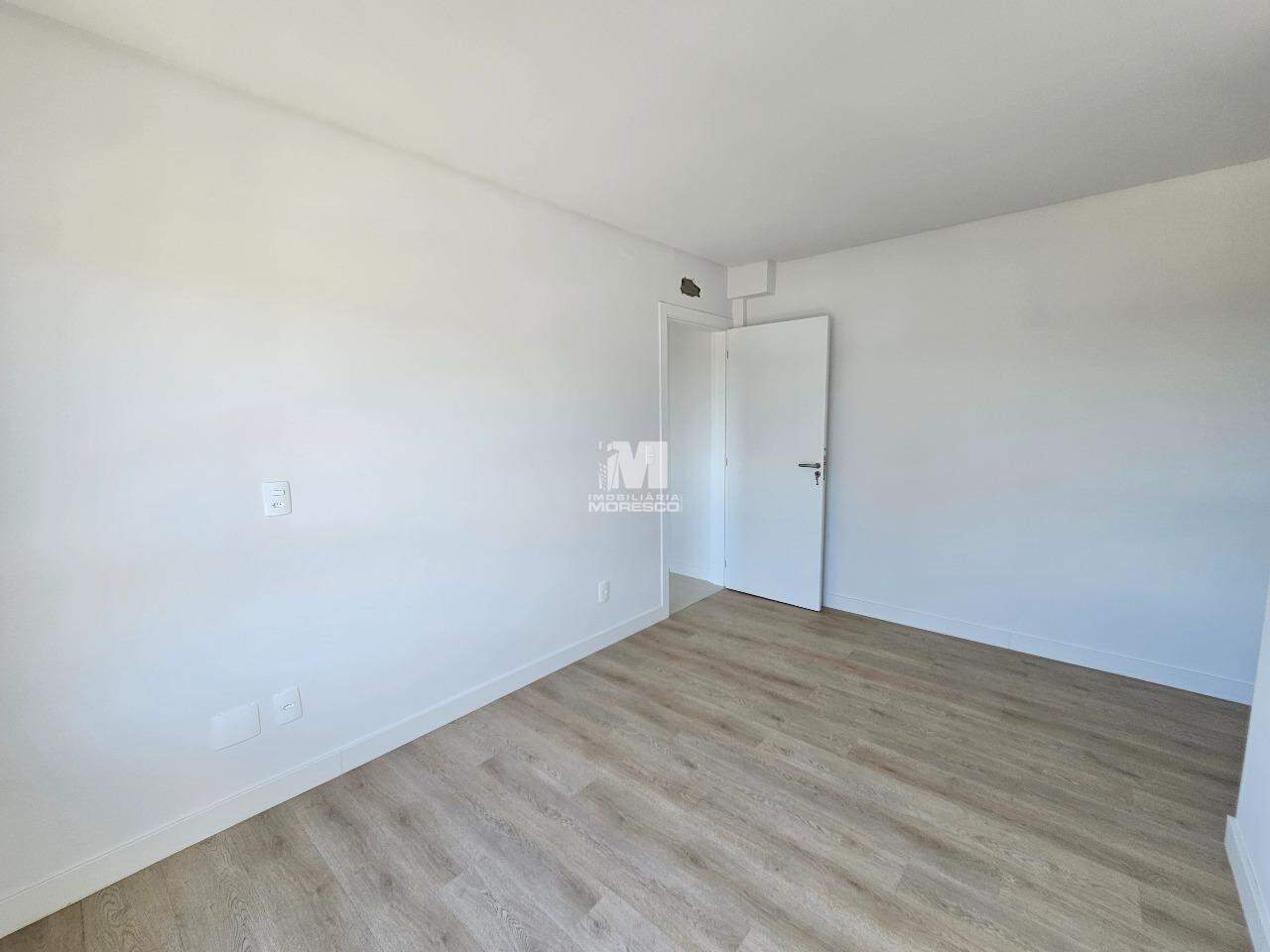 Apartamento à venda no bairro Santa Terezinha: 