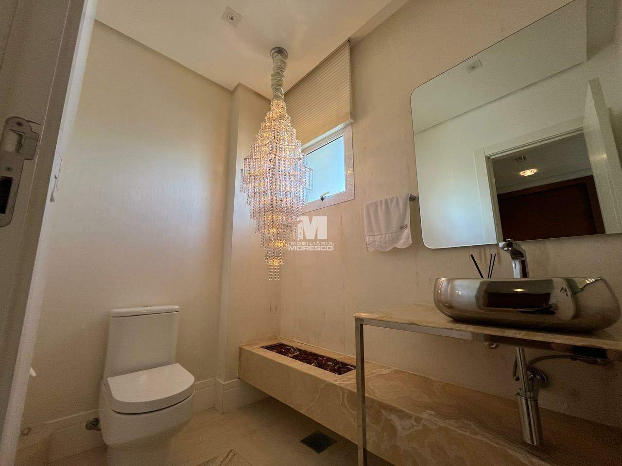 Apartamento à venda no bairro Centro: Lavabo