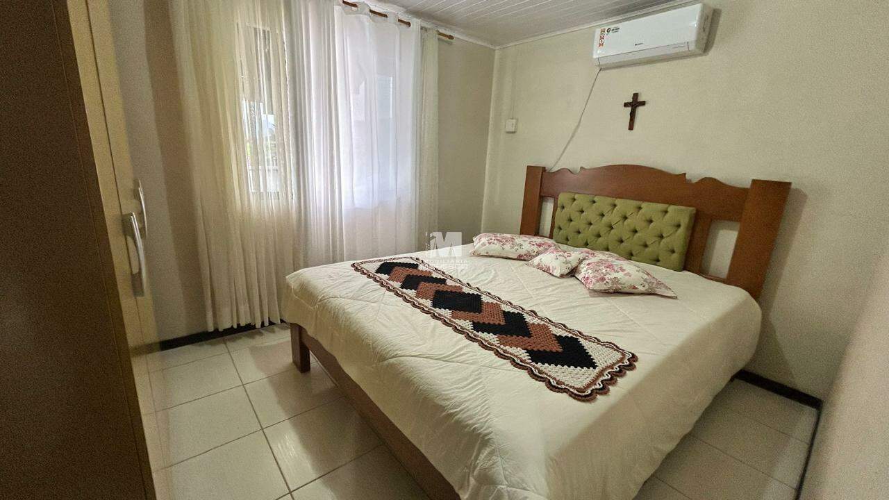 Casa à venda no bairro Planalto: 