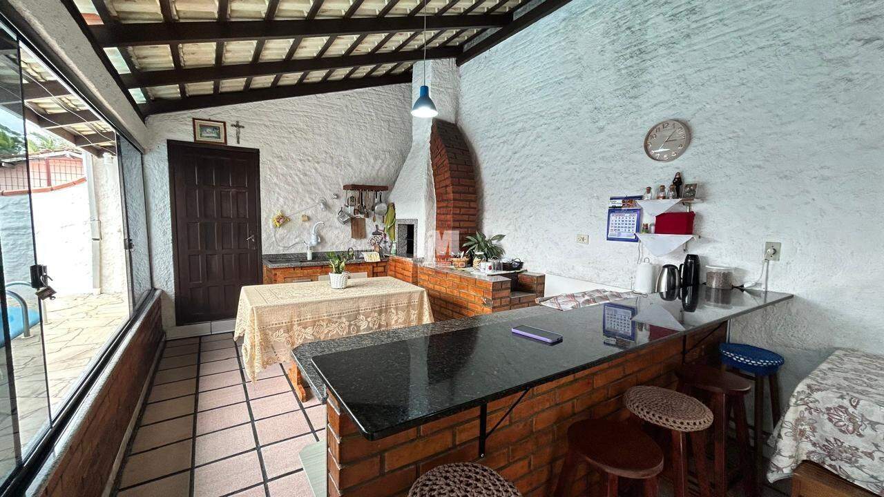 Casa à venda no bairro Planalto: 