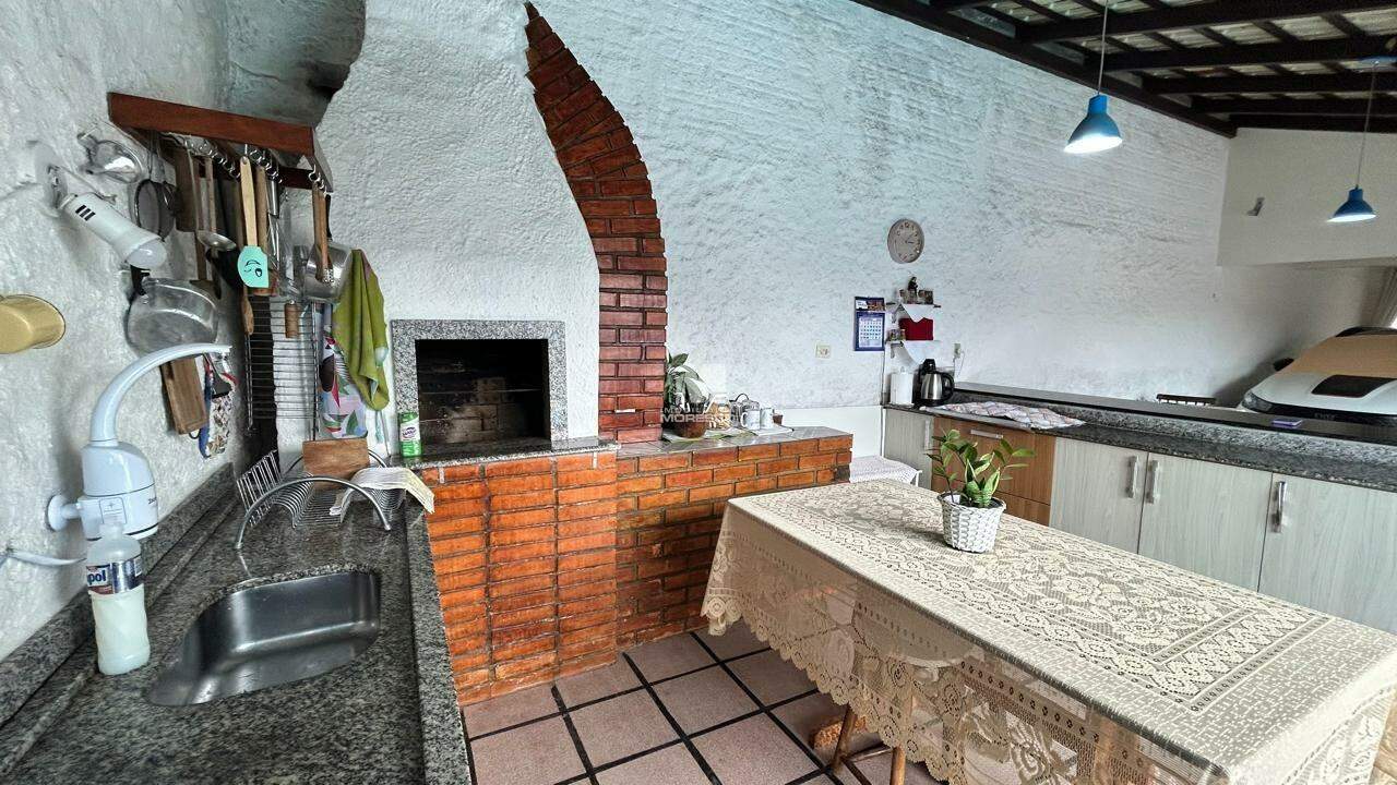 Casa à venda no bairro Planalto: 