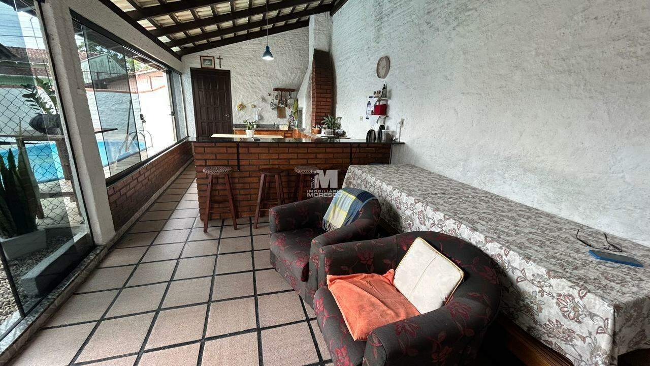 Casa à venda no bairro Planalto: 