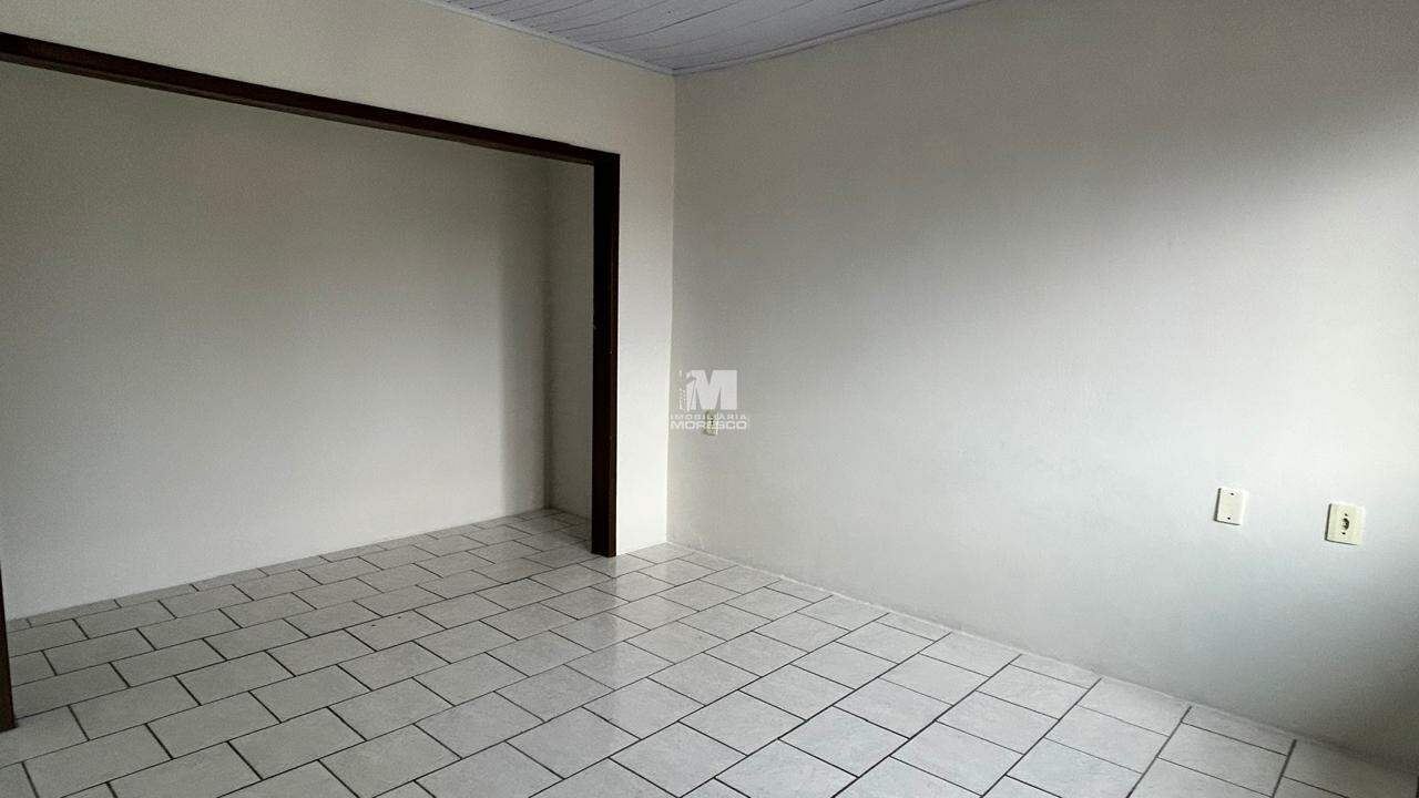 Casa à venda no bairro Planalto: 